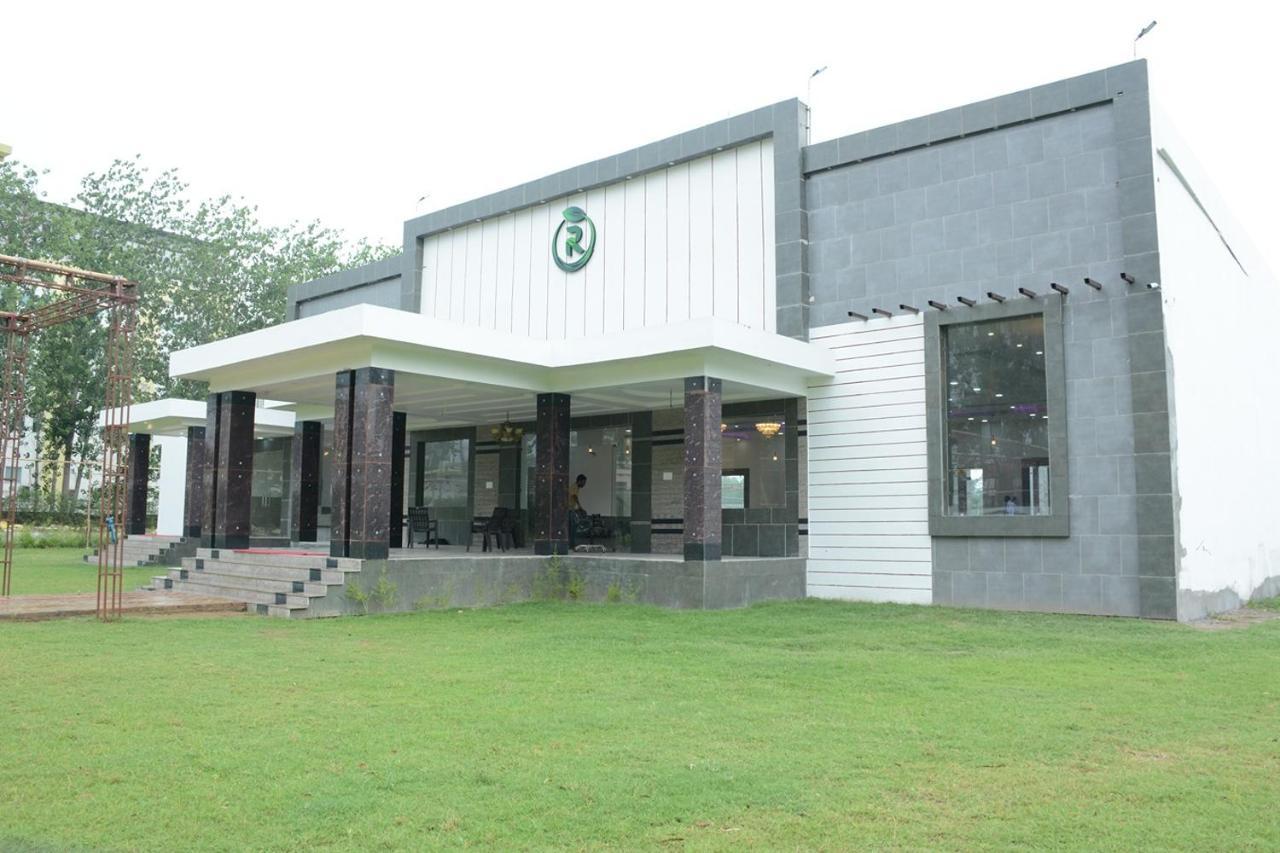 Royal Green Celebrate In Style Sahāranpur Exterior photo